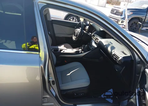 2016 Lexus Is 200T z USA, uszkodzony, nr VIN JTHBA1D25G5027617